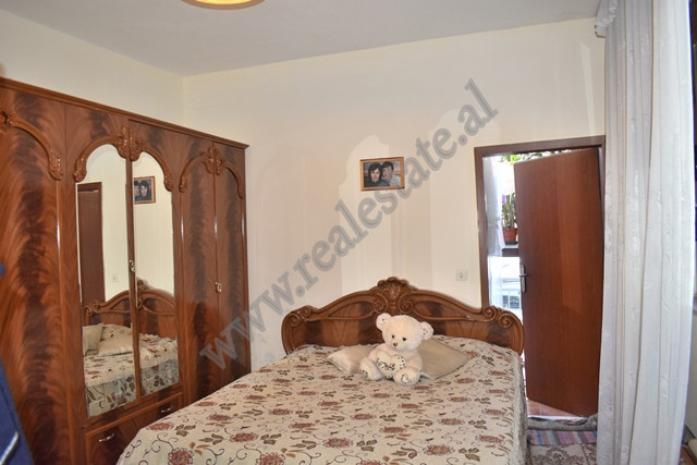 Apartamento de tres habitaciones en venta cerca de la calle perlat rexhepi en Tirana, albania (5)