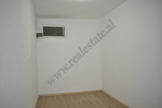 Apartamento de tres habitaciones en venta cerca de la calle perlat rexhepi en Tirana, albania (8)