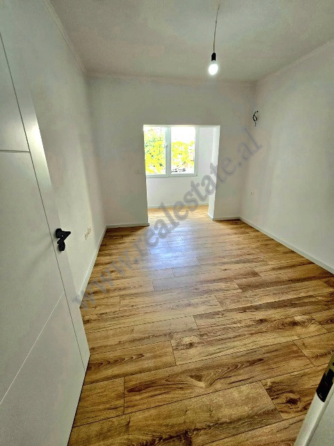 Appartamento con due camere da letto in vendita vicino a via bogdaneve a Tirana, albania (5)