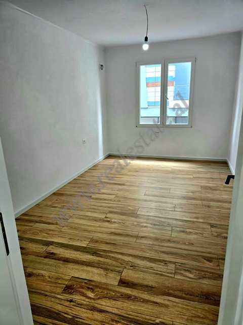 Appartamento con due camere da letto in vendita vicino a via bogdaneve a Tirana, albania (6)