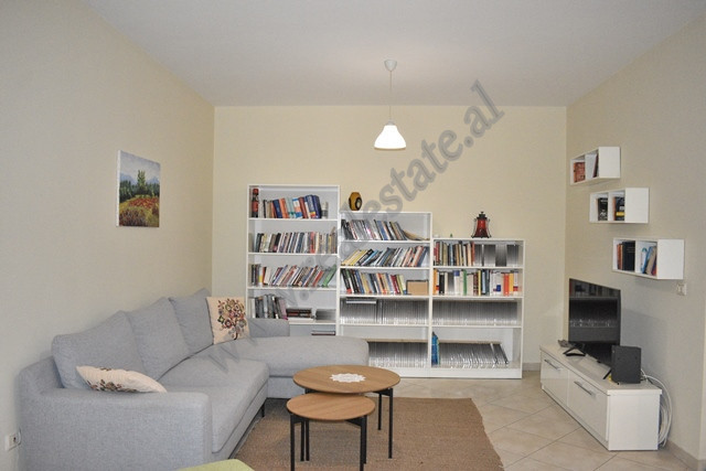 Appartement de trois chambres à louer près de la rue fortuzi à Tirana, albanie.