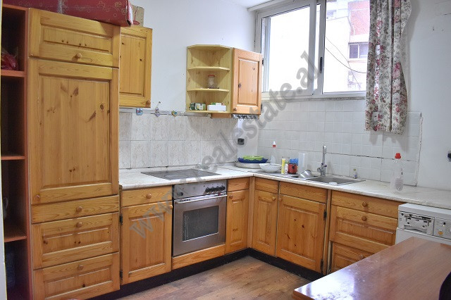 Espaço de escritório para aluguel no início da rua barrikadave, em Tirana, albânia (5)