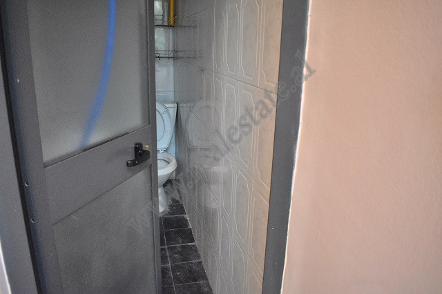 Espaço de escritório para aluguel no início da rua barrikadave, em Tirana, albânia (7)