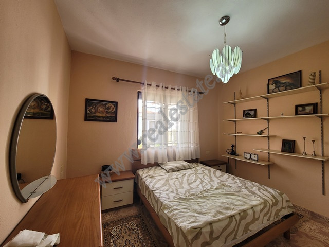 Appartement de deux chambres à louer près de la rue kongresi i lushnjes à Tirana, albanie (6)