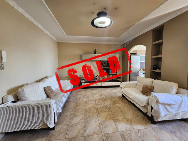 Apartament me dy dhoma gjumi për shitje në bulevardin bajram curri në Tiranë, shqipëri