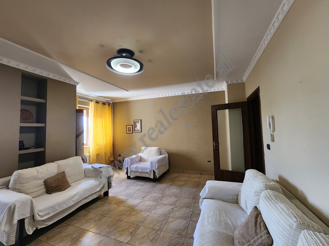 Apartament me dy dhoma gjumi për shitje në bulevardin bajram curri në Tiranë, shqipëri (3)