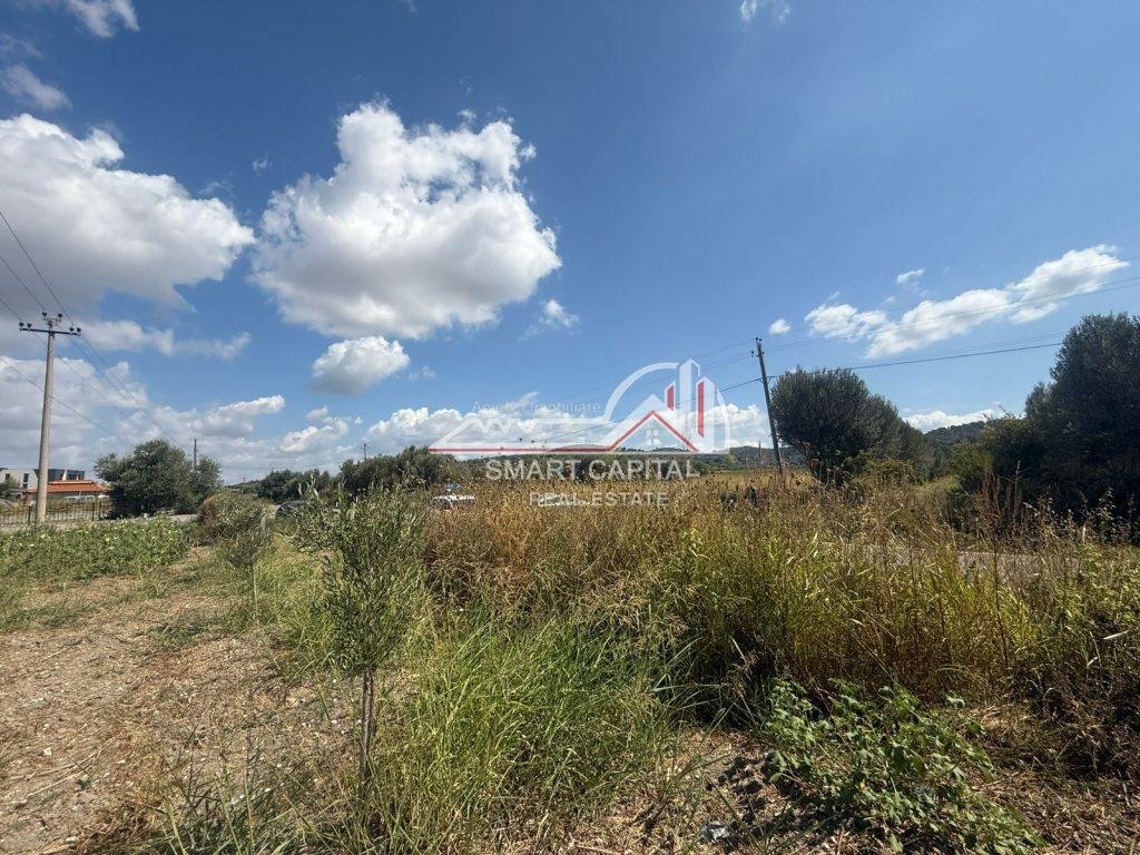 Terreno en venta en la carretera vlore-Fier en kripa!