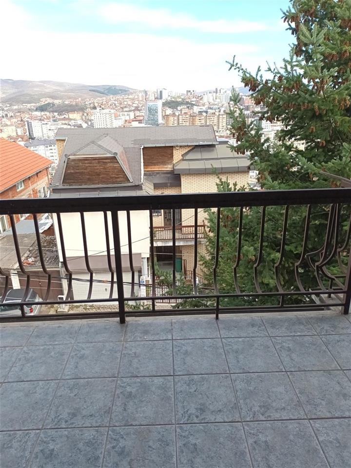 Kat shtëpie me qira në Arbëri (dragodan)
