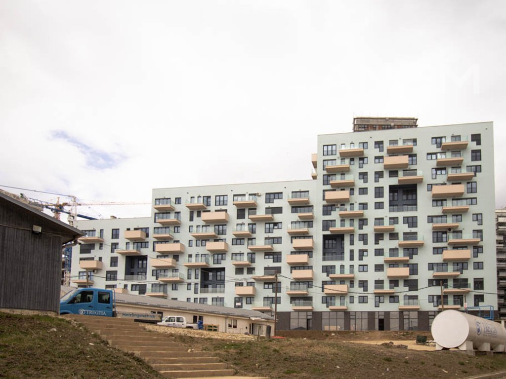 Espaço comercial à venda 372,4m² no bairro Mati 1