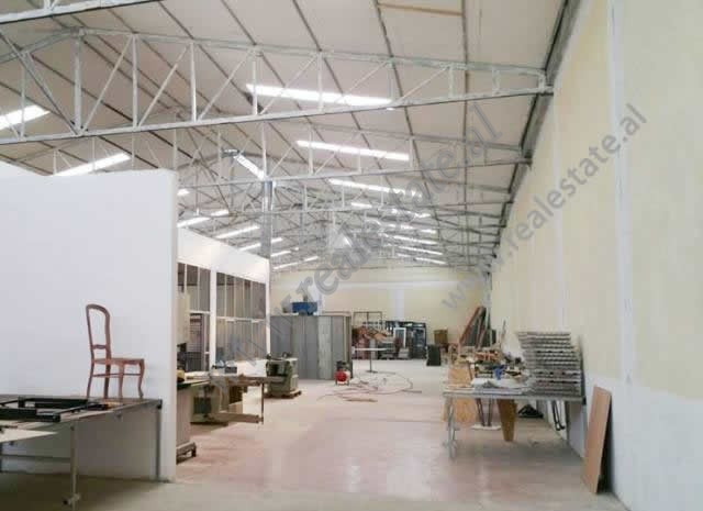 Lagerhaus zum verkauf in der nähe des city park centre in Tirana, albanien (2)