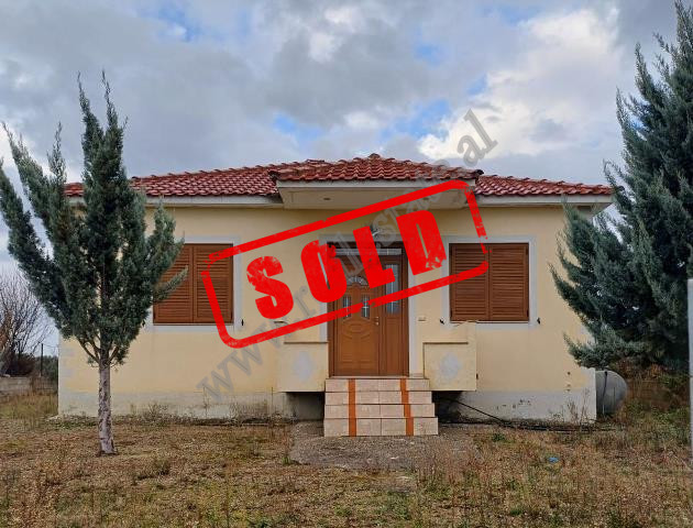 Casa de un piso y terreno en venta en la ciudad de Elbasan, albania