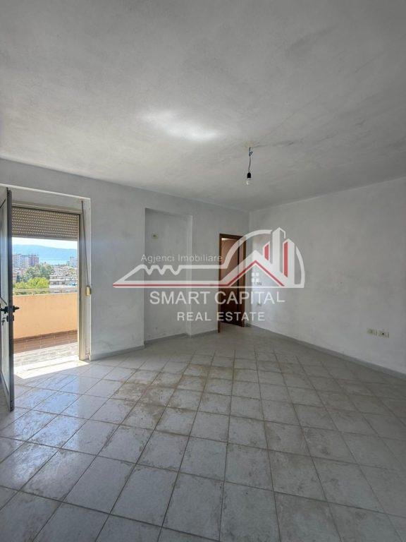 Shitet apartament 2+1 ne lagjen “24 Maji” vlore.