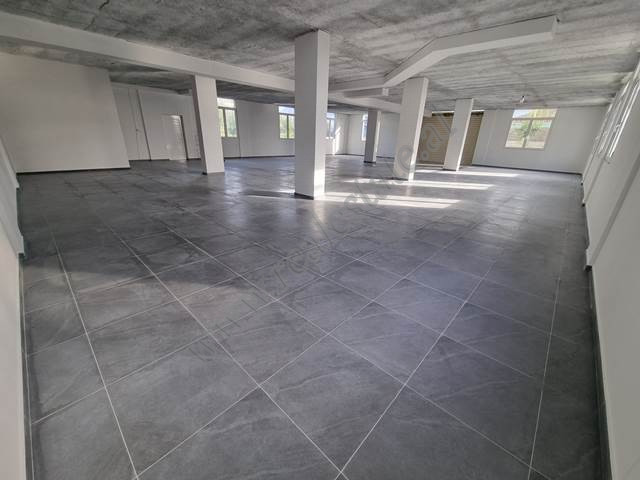 Magazzino in affitto nell'area di paskuqan a Tirana, albania (2)