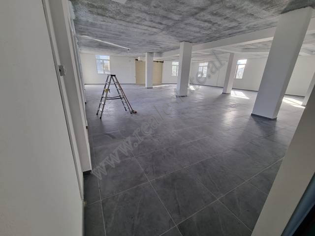 Magazzino in affitto nell'area di paskuqan a Tirana, albania (3)