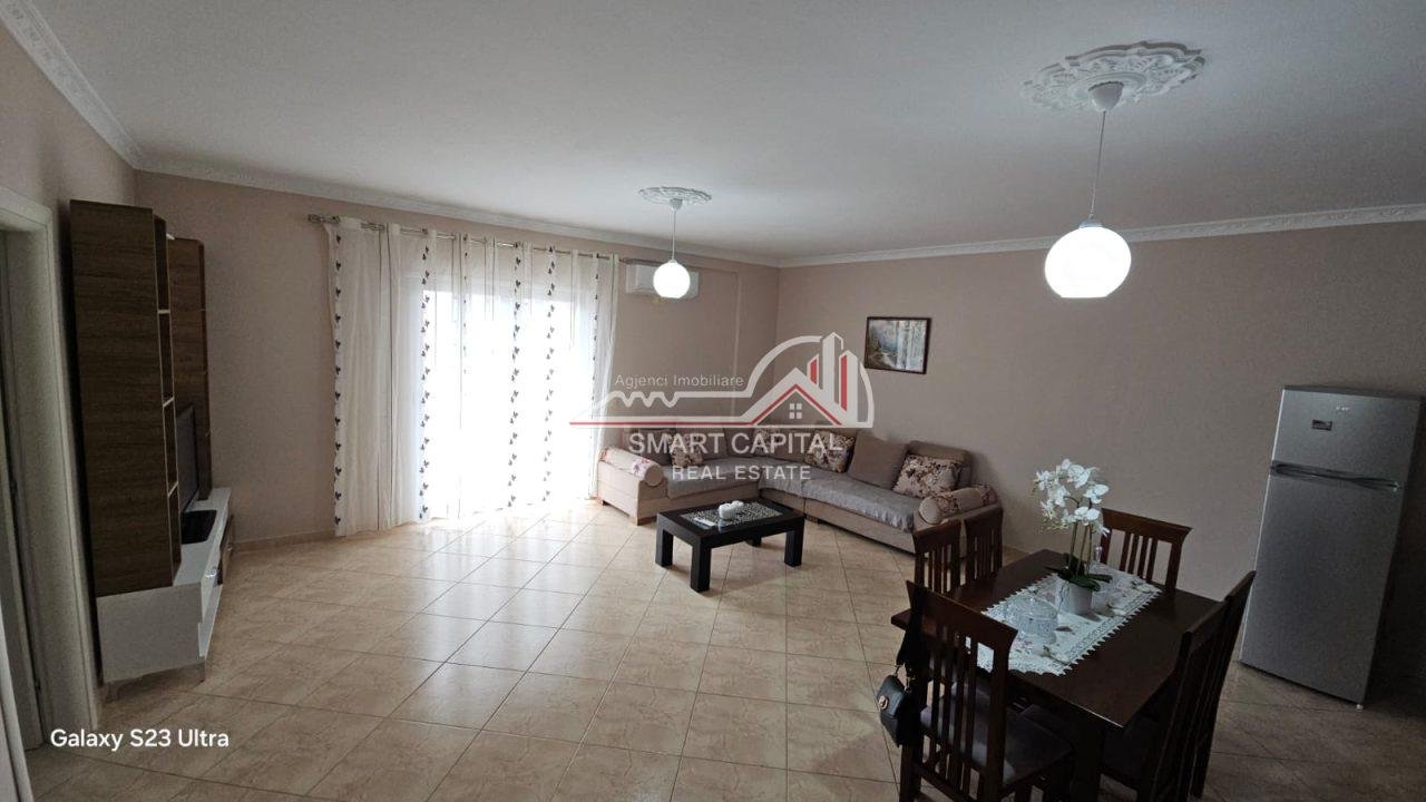 Appartement 2+1 à vendre au ancien complexe peshkut, Vlorë!