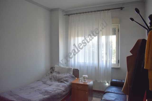 Apartament me tre dhoma gjumi për shitje në bulevardin zogu i pare në Tiranë