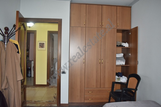 Apartament me tre dhoma gjumi për shitje në bulevardin zogu i pare në Tiranë