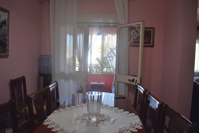Apartament me tre dhoma gjumi për shitje në bulevardin zogu i pare në Tiranë