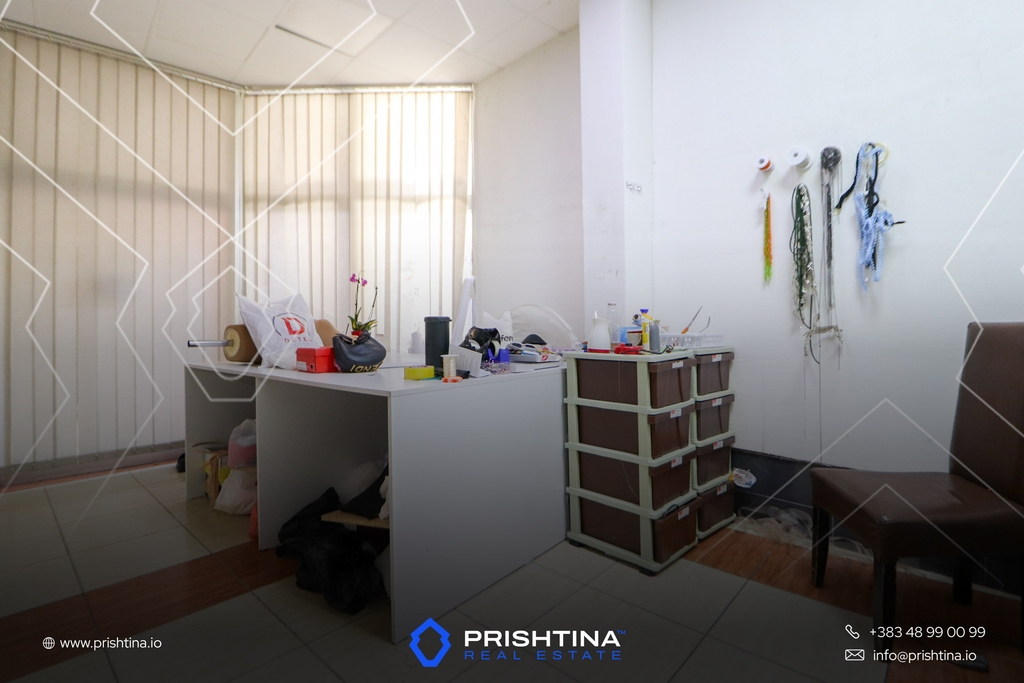 Locale commerciale in vendita di 28 metri quadrati a qafa (2)