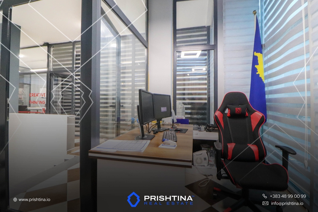 Zyre me qira 120m² + 300m² në Fushë Kosovë