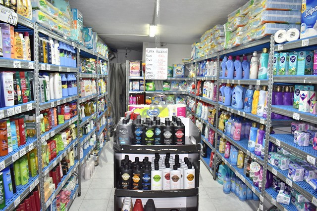Spazio commerciale in affitto vicino al complesso dinamo a Tirana
