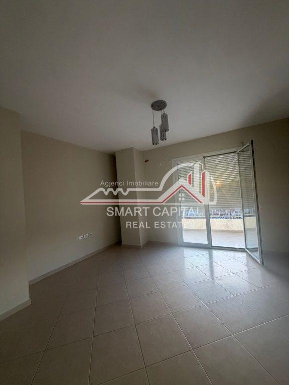 Shitet apartament 2+1 – Rruga e re