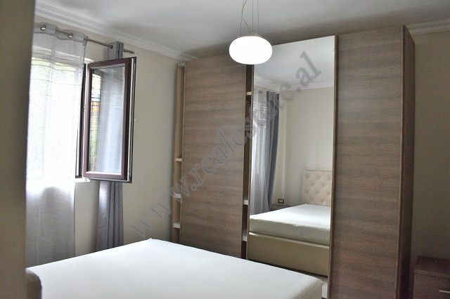 Apartamento de dois quartos para alugar na rua gramoz pashko, em Tirana, albânia (7)