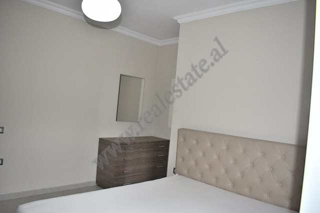Apartamento de dois quartos para alugar na rua gramoz pashko, em Tirana, albânia (8)