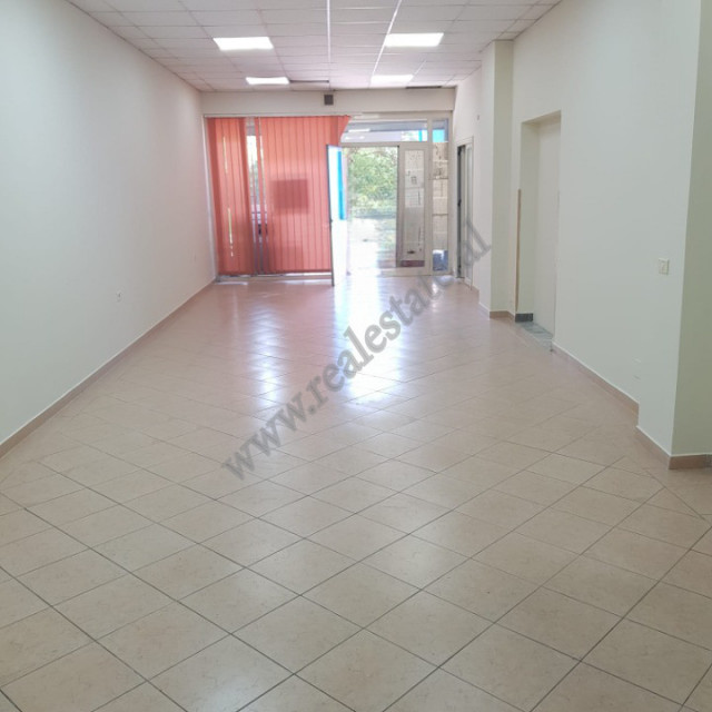 Gewerbeimmobilien zum verkauf in der nähe des zogu i pare boulevards in Tirana, albanien (2)