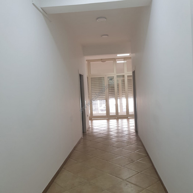 Gewerbeimmobilien zum verkauf in der nähe des zogu i pare boulevards in Tirana, albanien (4)