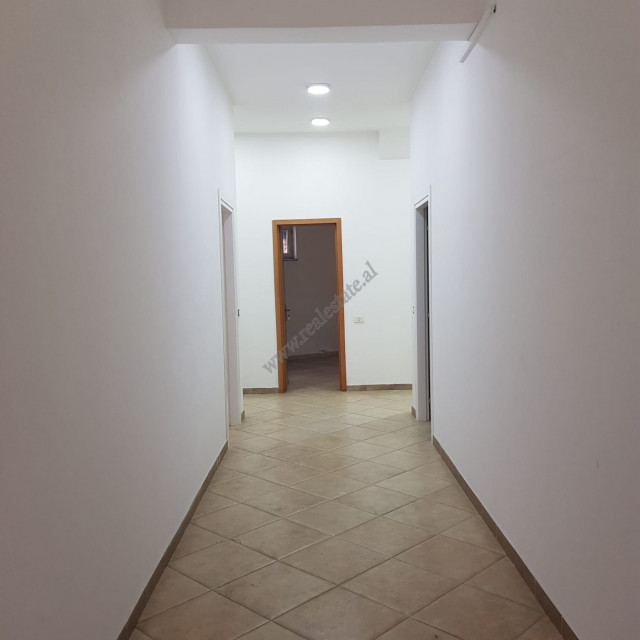 Gewerbeimmobilien zum verkauf in der nähe des zogu i pare boulevards in Tirana, albanien (7)