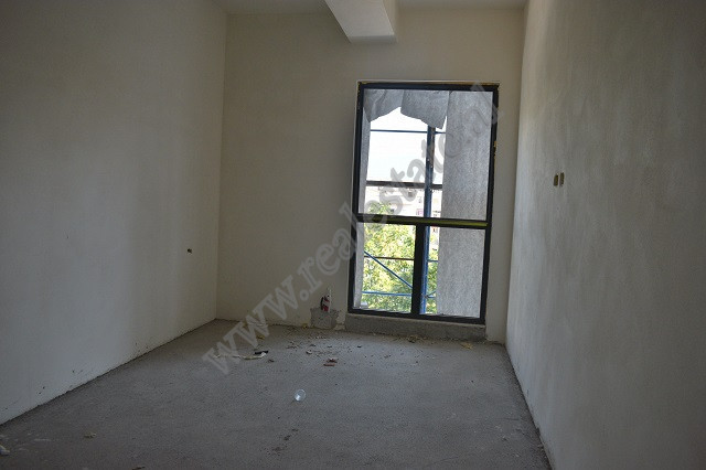 Two bedroom apartment for sale in arlis complex, in dibra street in Tirana, albania (4)