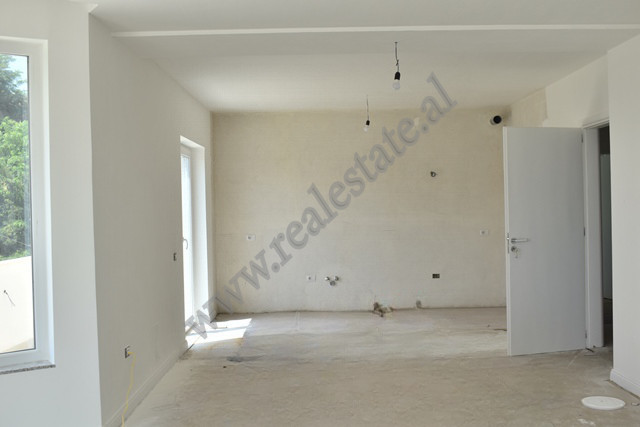 Apartament me dy dhoma gjumi për shitje në linzë në Tiranë, shqipëri (3)