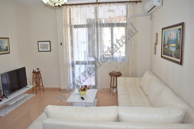 Apartament me dy dhoma gjumi për qira në qendër të tiranës, shqipëri