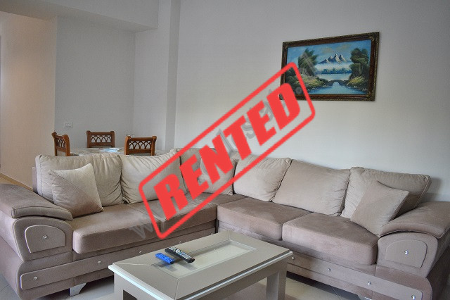 Apartamento de dois quartos para alugar na kodra e diellit 1 residence em Tirana, albânia