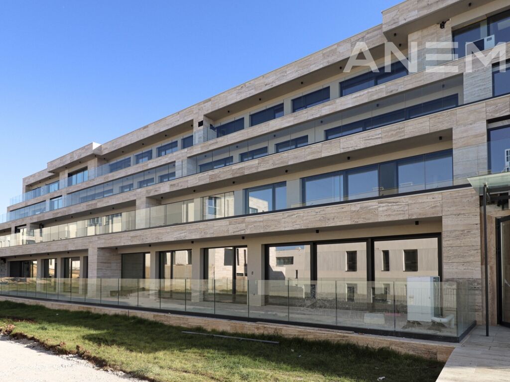 Terraza con 3 dormitorios en marigona hill