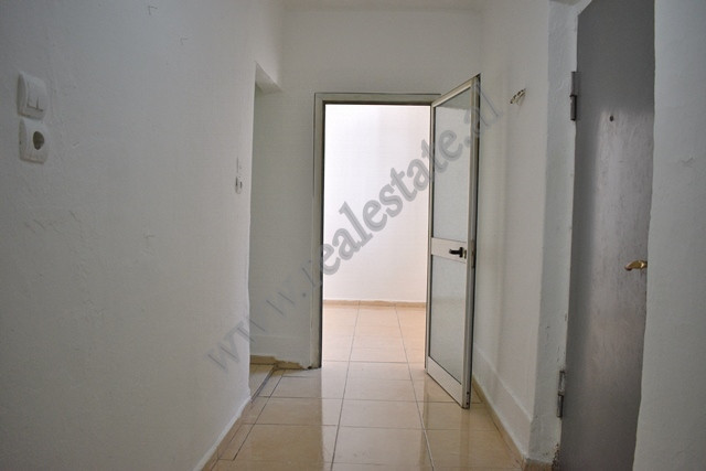 Apartamento de un dormitorio en venta en la zona kombinati en Tirana