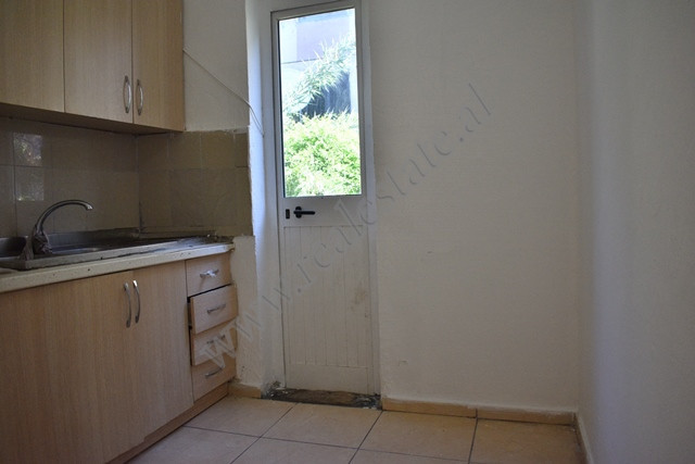 Apartamento de un dormitorio en venta en la zona kombinati en Tirana