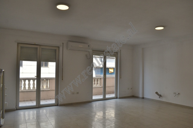 Ufficio in affitto vicino al centro di Tirana, albania