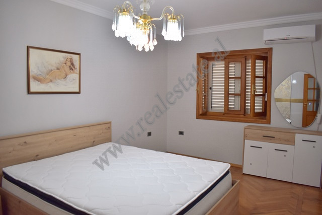 Apartamento de dos habitaciones en alquiler cerca de la calle fortuzi en Tirana