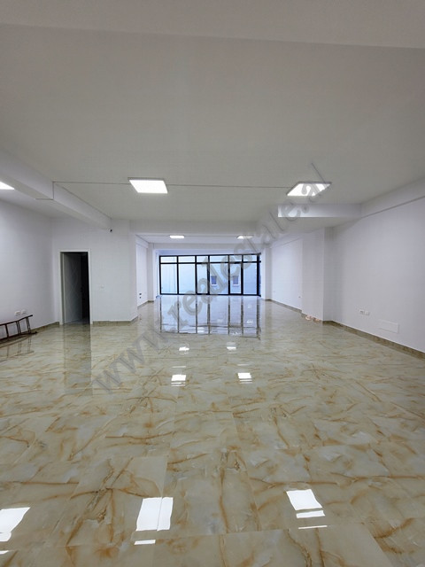 Locales comerciales en alquiler cerca del complejo halili en Tirana, albania (2)
