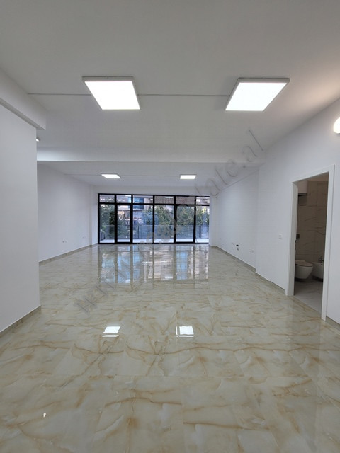 Locales comerciales en alquiler cerca del complejo halili en Tirana, albania (3)