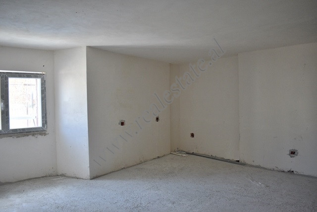 Apartamento de dos habitaciones en venta cerca de la calle Durrës en Tirana