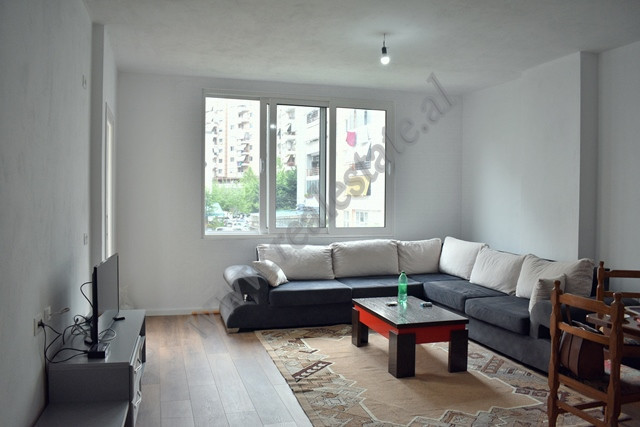 Appartement de deux chambres à louer dans le quartier Astir à Tirana, albanie (3)