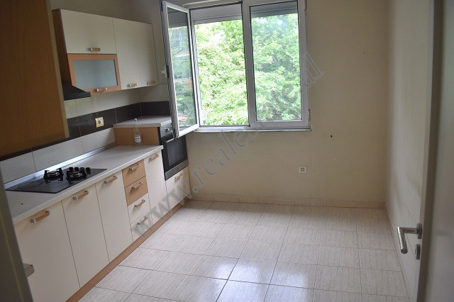 Two bedroom apartment for sale near myslym shyri street in Tirana, albania (8)