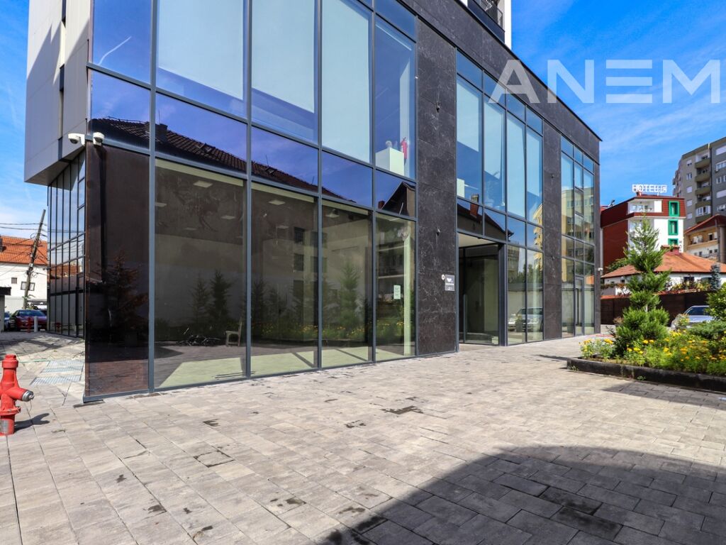 Uffici in vendita 264,6m² nel quartiere Tophane