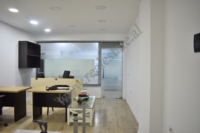 Espace commercial à vendre près du centre de Tirana, albanie