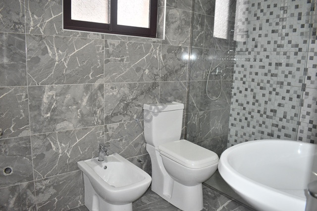 Apartament me dy dhoma gjumi për shitje në zonën 21 dhjetori në Tiranë, shqipëri (6)