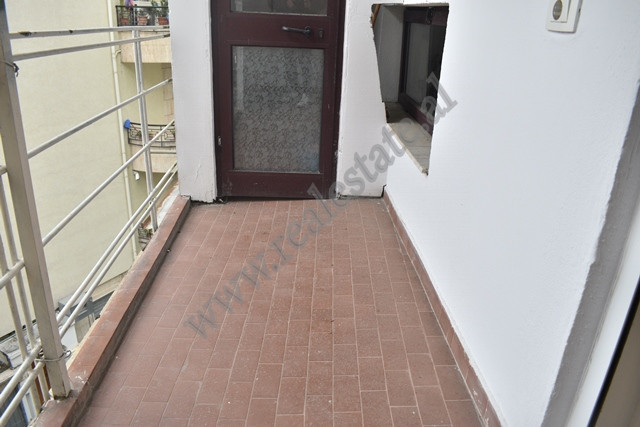 Apartament me dy dhoma gjumi për shitje në zonën 21 dhjetori në Tiranë, shqipëri (7)