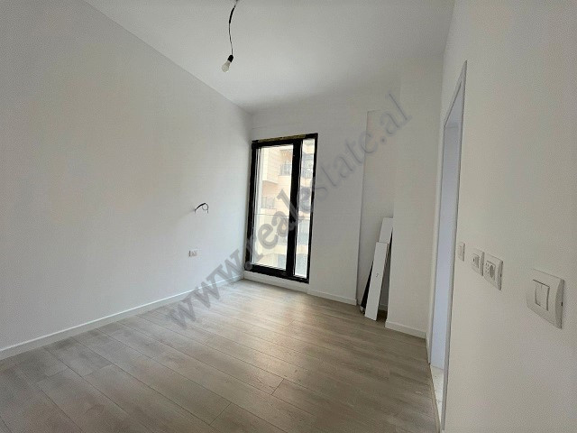 Zwei-zimmer-wohnung zum verkauf in der kosovaret-straße, Tirana, albanien (4)